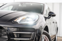 ポルシェ マカン ﾀｰﾎﾞ ｽﾎﾟｰﾂｸﾛﾉPKG　MY17 ﾌﾞﾗｯｸﾚｻﾞｰｼｰﾄ PCMﾅﾋﾞ LED/PDLS+ PASM ｴﾝﾄﾘｰﾄﾞﾗｲﾌﾞ BOSEｻｳﾝﾄﾞ ｸﾙｺﾝ ﾏｶﾝﾀｰﾎﾞ19ｲﾝﾁAW　2年保証