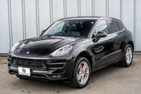 ポルシェ マカン ﾀｰﾎﾞ ｽﾎﾟｰﾂｸﾛﾉPKG　MY17 ﾌﾞﾗｯｸﾚｻﾞｰｼｰﾄ PCMﾅﾋﾞ LED/PDLS+ PASM ｴﾝﾄﾘｰﾄﾞﾗｲﾌﾞ BOSEｻｳﾝﾄﾞ ｸﾙｺﾝ ﾏｶﾝﾀｰﾎﾞ19ｲﾝﾁAW　2年保証