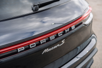 ポルシェ マカン S ｽﾎﾟｰﾂｸﾛﾉPKG　MY23 1ｵｰﾅｰ ﾂｰﾄﾝﾚｻﾞｰｲﾝﾃ(ﾌﾞﾗｯｸ/ﾓﾊｰｳﾞｪﾍﾞｰｼﾞｭ) ｱﾀﾞﾌﾟﾃｨﾌﾞｽﾎﾟｰﾂｼｰﾄ ﾍﾞﾝﾁﾚｰﾀｰ ﾊﾟﾉﾗﾏSR PCM ｽﾎﾟｰﾂｴｸﾞｿﾞｰｽﾄ PASM ﾏﾄﾘｯｸｽLED ﾏｶﾝS20AW　2年保証