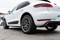 ポルシェ マカン ﾀｰﾎﾞ ｽﾎﾟｰﾂｸﾛﾉPKG　ﾂｰﾄﾝﾚｻﾞｰPKG(ｶﾞｰﾈｯﾄﾚｯﾄﾞ/ﾌﾞﾗｯｸ) ﾊﾟﾉﾗﾏｻﾝﾙｰﾌ PCMﾅﾋﾞTV PASM ｴﾝﾄﾘｰﾄﾞﾗｲﾌﾞ BOSEｻｳﾝﾄﾞ ｸﾙｺﾝ RSｽﾊﾟｲﾀﾞｰﾃﾞｻﾞｲﾝ20ｲﾝﾁAW　2年保証