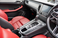 ポルシェ マカン ﾀｰﾎﾞ ｽﾎﾟｰﾂｸﾛﾉPKG　ﾂｰﾄﾝﾚｻﾞｰPKG(ｶﾞｰﾈｯﾄﾚｯﾄﾞ/ﾌﾞﾗｯｸ) ﾊﾟﾉﾗﾏｻﾝﾙｰﾌ PCMﾅﾋﾞTV PASM ｴﾝﾄﾘｰﾄﾞﾗｲﾌﾞ BOSEｻｳﾝﾄﾞ ｸﾙｺﾝ RSｽﾊﾟｲﾀﾞｰﾃﾞｻﾞｲﾝ20ｲﾝﾁAW　2年保証