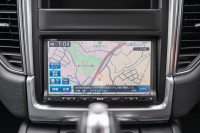 ポルシェ マカン S　MY15 ﾌﾞﾗｯｸﾚｻﾞｰｼｰﾄ ｼｰﾄﾋｰﾀｰ ﾊﾟﾉﾗﾏｻﾝﾙｰﾌ ｸﾗﾘｵﾝﾅﾋﾞ ﾌﾙｾｸﾞTV PASM PDLS ｴﾝﾄﾘｰﾄﾞﾗｲﾌﾞ 911ﾀｰﾎﾞﾃﾞｻﾞｲﾝ21ｲﾝﾁAW　2年保証