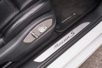 ポルシェ マカン S　MY15 ﾌﾞﾗｯｸﾚｻﾞｰｼｰﾄ ｼｰﾄﾋｰﾀｰ ﾊﾟﾉﾗﾏｻﾝﾙｰﾌ ｸﾗﾘｵﾝﾅﾋﾞ ﾌﾙｾｸﾞTV PASM PDLS ｴﾝﾄﾘｰﾄﾞﾗｲﾌﾞ 911ﾀｰﾎﾞﾃﾞｻﾞｲﾝ21ｲﾝﾁAW　2年保証