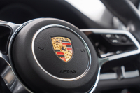 ポルシェ マカン S　MY15 ﾌﾞﾗｯｸﾚｻﾞｰｼｰﾄ ｼｰﾄﾋｰﾀｰ ﾊﾟﾉﾗﾏｻﾝﾙｰﾌ ｸﾗﾘｵﾝﾅﾋﾞ ﾌﾙｾｸﾞTV PASM PDLS ｴﾝﾄﾘｰﾄﾞﾗｲﾌﾞ 911ﾀｰﾎﾞﾃﾞｻﾞｲﾝ21ｲﾝﾁAW　2年保証