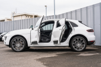 ポルシェ マカン S　MY15 ﾌﾞﾗｯｸﾚｻﾞｰｼｰﾄ ｼｰﾄﾋｰﾀｰ ﾊﾟﾉﾗﾏｻﾝﾙｰﾌ ｸﾗﾘｵﾝﾅﾋﾞ ﾌﾙｾｸﾞTV PASM PDLS ｴﾝﾄﾘｰﾄﾞﾗｲﾌﾞ 911ﾀｰﾎﾞﾃﾞｻﾞｲﾝ21ｲﾝﾁAW　2年保証