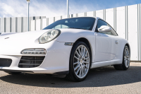 ポルシェ 911(Type997) ｶﾚﾗ　右ﾊﾝﾄﾞﾙ 後期ﾓﾃﾞﾙ ｽﾄｰﾝｸﾞﾚｰﾚｻﾞｰｼｰﾄ ｼｰﾄﾋｰﾀｰ ｸﾗﾘｵﾝﾅﾋﾞ ﾌﾙｾｸﾞTV ｷｾﾉﾝﾗｲﾄ ｵｰﾄｴｱｺﾝ ｽﾎﾟｰﾂﾃﾞｻﾞｲﾝ19ｲﾝﾁAW　2年保証