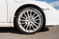 ポルシェ 911(Type997) ｶﾚﾗ　右ﾊﾝﾄﾞﾙ 後期ﾓﾃﾞﾙ ｽﾄｰﾝｸﾞﾚｰﾚｻﾞｰｼｰﾄ ｼｰﾄﾋｰﾀｰ ｸﾗﾘｵﾝﾅﾋﾞ ﾌﾙｾｸﾞTV ｷｾﾉﾝﾗｲﾄ ｵｰﾄｴｱｺﾝ ｽﾎﾟｰﾂﾃﾞｻﾞｲﾝ19ｲﾝﾁAW　2年保証