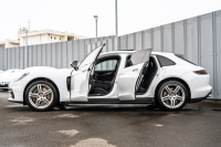 ポルシェ パナメーラ スポーツツーリスモ 4　ﾌﾞﾗｯｸﾚｻﾞｰｼｰﾄ ﾊﾟﾉﾗﾏｻﾝﾙｰﾌ PCMﾅﾋﾞ CayPlay PDLS/LEDﾗｲﾄ PASM/ｴｱｻｽ ｴﾝﾄﾘｰD ACC ﾊﾟﾅﾒｰﾗﾀｰﾎﾞ20ｲﾝﾁAW　2年保証