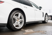 ポルシェ パナメーラ スポーツツーリスモ 4　ﾌﾞﾗｯｸﾚｻﾞｰｼｰﾄ ﾊﾟﾉﾗﾏｻﾝﾙｰﾌ PCMﾅﾋﾞ CayPlay PDLS/LEDﾗｲﾄ PASM/ｴｱｻｽ ｴﾝﾄﾘｰD ACC ﾊﾟﾅﾒｰﾗﾀｰﾎﾞ20ｲﾝﾁAW　2年保証