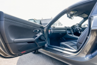 ポルシェ ケイマン(Type981) ﾍﾞｰｽｸﾞﾚｰﾄﾞ　ﾌﾞﾗｯｸﾊｰﾌﾚｻﾞｰｼｰﾄ ｼｰﾄﾋｰﾀｰ ﾅﾋﾞTV ｽﾎﾟｰﾂﾃﾞｻﾞｲﾝｽﾃｱﾘﾝｸﾞ PDLS 電動Dﾐﾗｰ ｵｰﾄｴｱｺﾝ ｹｲﾏﾝ18ｲﾝﾁAW　2年保証