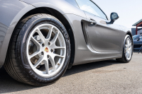 ポルシェ ケイマン(Type981) ﾍﾞｰｽｸﾞﾚｰﾄﾞ　ﾌﾞﾗｯｸﾊｰﾌﾚｻﾞｰｼｰﾄ ｼｰﾄﾋｰﾀｰ ﾅﾋﾞTV ｽﾎﾟｰﾂﾃﾞｻﾞｲﾝｽﾃｱﾘﾝｸﾞ PDLS 電動Dﾐﾗｰ ｵｰﾄｴｱｺﾝ ｹｲﾏﾝ18ｲﾝﾁAW　2年保証