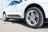 ポルシェ マカン ﾍﾞｰｽｸﾞﾚｰﾄﾞ　2017年ﾓﾃﾞﾙ ｱｹﾞｰﾄｸﾞﾚｰﾊｰﾌﾚｻﾞｰｼｰﾄ PCMﾅﾋﾞ ﾊﾟｰｸｱｼｽﾄ TPM ｸﾙｰｽﾞｺﾝﾄﾛｰﾙ ﾙｰﾌﾚｰﾙ ｵｰﾄﾃｰﾙｹﾞｰﾄ LDW ｶﾗｰｸﾚｽﾄｷｬｯﾌﾟ ﾏｶﾝﾀｰﾎﾞ19ｲﾝﾁAW　2年保証