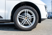 ポルシェ マカン ﾍﾞｰｽｸﾞﾚｰﾄﾞ　2017年ﾓﾃﾞﾙ ｱｹﾞｰﾄｸﾞﾚｰﾊｰﾌﾚｻﾞｰｼｰﾄ PCMﾅﾋﾞ ﾊﾟｰｸｱｼｽﾄ TPM ｸﾙｰｽﾞｺﾝﾄﾛｰﾙ ﾙｰﾌﾚｰﾙ ｵｰﾄﾃｰﾙｹﾞｰﾄ LDW ｶﾗｰｸﾚｽﾄｷｬｯﾌﾟ ﾏｶﾝﾀｰﾎﾞ19ｲﾝﾁAW　2年保証