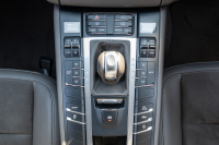 ポルシェ マカン ﾍﾞｰｽｸﾞﾚｰﾄﾞ　2017年ﾓﾃﾞﾙ ｱｹﾞｰﾄｸﾞﾚｰﾊｰﾌﾚｻﾞｰｼｰﾄ PCMﾅﾋﾞ ﾊﾟｰｸｱｼｽﾄ TPM ｸﾙｰｽﾞｺﾝﾄﾛｰﾙ ﾙｰﾌﾚｰﾙ ｵｰﾄﾃｰﾙｹﾞｰﾄ LDW ｶﾗｰｸﾚｽﾄｷｬｯﾌﾟ ﾏｶﾝﾀｰﾎﾞ19ｲﾝﾁAW　2年保証