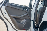 ポルシェ マカン ﾍﾞｰｽｸﾞﾚｰﾄﾞ　2017年ﾓﾃﾞﾙ ｱｹﾞｰﾄｸﾞﾚｰﾊｰﾌﾚｻﾞｰｼｰﾄ PCMﾅﾋﾞ ﾊﾟｰｸｱｼｽﾄ TPM ｸﾙｰｽﾞｺﾝﾄﾛｰﾙ ﾙｰﾌﾚｰﾙ ｵｰﾄﾃｰﾙｹﾞｰﾄ LDW ｶﾗｰｸﾚｽﾄｷｬｯﾌﾟ ﾏｶﾝﾀｰﾎﾞ19ｲﾝﾁAW　2年保証