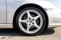 ポルシェ 911(Type997) ｶﾚﾗ　ﾌﾞﾗｯｸﾚｻﾞｰｼｰﾄ ｱﾙｶﾝﾀｰﾗﾙｰﾌﾗｲﾅｰ ｶﾛｯﾂｪﾘｱﾅﾋﾞ ﾌﾙｾｸﾞTV ｵｰﾄｴｱｺﾝ PSM ｷｾﾉﾝﾗｲﾄ F/Rﾌｫｸﾞ ｶﾚﾗ18ｲﾝﾁAW　2年保証