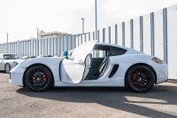 ポルシェ ケイマン(Type981) S ｽﾎﾟｰﾂｸﾛﾉPKG　2016年ﾓﾃﾞﾙ ﾌﾞﾗｯｸﾚｻﾞｰｼｰﾄ ｼｰﾄﾋｰﾀｰ ﾅﾋﾞTV ｽﾎﾟｰﾂﾃﾞｻﾞｲﾝｽﾃｱ PDLS BOSE ﾃｨﾝﾃｯﾄﾞﾙｯｸﾃｰﾙ TPM ｶﾚﾗS20ｲﾝﾁAW　2年保証