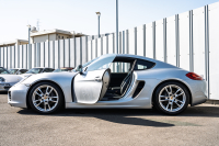 ポルシェ ケイマン(Type981) ﾍﾞｰｽｸﾞﾚｰﾄﾞ ｽﾎﾟｰﾂｸﾛﾉPKG　ﾌﾞﾗｯｸﾚｻﾞｰｼｰﾄ ｼｰﾄﾋｰﾀｰ ﾅﾋﾞTV ｽﾎﾟｰﾂﾃﾞｻﾞｲﾝｽﾃｱﾘﾝｸﾞ PDLS BOSE ｽﾎﾟｰﾂｼｬｰｼ ﾎﾞｸｽﾀｰS19ｲﾝﾁAW　2年保証