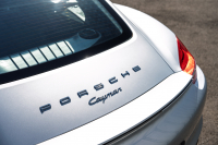 ポルシェ ケイマン(Type981) ﾍﾞｰｽｸﾞﾚｰﾄﾞ ｽﾎﾟｰﾂｸﾛﾉPKG　ﾌﾞﾗｯｸﾚｻﾞｰｼｰﾄ ｼｰﾄﾋｰﾀｰ ﾅﾋﾞTV ｽﾎﾟｰﾂﾃﾞｻﾞｲﾝｽﾃｱﾘﾝｸﾞ PDLS BOSE ｽﾎﾟｰﾂｼｬｰｼ ﾎﾞｸｽﾀｰS19ｲﾝﾁAW　2年保証