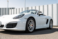 ポルシェ ボクスター(Type981) ﾍﾞｰｽｸﾞﾚｰﾄﾞ　ﾌﾞﾗｯｸﾊｰﾌﾚｻﾞｰ ﾌﾞﾗｯｸｿﾌﾄﾄｯﾌﾟ ﾅﾋﾞTV ｽﾎﾟｰﾂﾃﾞｻﾞｲﾝｽﾃｱﾘﾝｸﾞ PDLS ｵｰﾄA/C 電動Dﾐﾗｰ ｹｲﾏﾝ18ｲﾝﾁAW ｶﾗｰｸﾚｽﾄｾﾝﾀｰｷｬｯﾌﾟ　2年保証