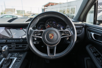 ポルシェ マカン ﾍﾞｰｽｸﾞﾚｰﾄﾞ　ﾌﾞﾗｯｸﾊｰﾌﾚｻﾞｰ ｼｰﾄﾋｰﾀｰ ﾊﾟﾉﾗﾏｻﾝﾙｰﾌ PCMﾅﾋﾞ ｱﾗｳﾝﾄﾞﾋﾞｭｰ ｴﾝﾄﾘｰﾄﾞﾗｲﾌﾞ ACC ﾚｰﾝﾁｪﾝｼﾞ ﾊﾟｰｸｱｼｽﾄ LEDﾗｲﾄ TPM ﾏｶﾝｽﾎﾟｰﾂ19ｲﾝﾁAW　2年保証