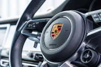 ポルシェ マカン GTS ｽﾎﾟｰﾂｸﾛﾉPKG　ﾌﾞﾗｯｸﾚｻﾞｰPKG PCM AppleCarPlay ｽﾎﾟｴｸﾞACC ｴﾝﾄﾘｰﾄﾞﾗｲﾌﾞ PASM/ｴｱｻｽ PDLS/LED RSｽﾊﾟｲﾀﾞｰ20AW　2年保証