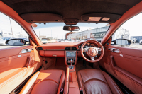 ポルシェ 911(Type997) ｶﾚﾗ　ﾃﾗｺｯﾀﾚｻﾞｰｼｰﾄ ｱﾙｶﾝﾀｰﾗﾙｰﾌﾗｲﾅｰ ｲｸﾘﾌﾟｽﾅﾋﾞTV ｵｰﾄｴｱｺﾝ PSM ｷｾﾉﾝﾗｲﾄ F/Rﾌｫｸﾞ ｽﾎﾟｰﾂﾃﾞｻﾞｲﾝ19ｲﾝﾁAW　2年保証