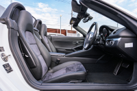 ポルシェ ボクスター(Type981) ﾍﾞｰｽｸﾞﾚｰﾄﾞ　ﾌﾞﾗｯｸﾊｰﾌﾚｻﾞｰ ﾌﾞﾗｯｸｿﾌﾄﾄｯﾌﾟ ﾅﾋﾞTV ｽﾎﾟｰﾂﾃﾞｻﾞｲﾝｽﾃｱﾘﾝｸﾞ PDLS 電動Dﾐﾗｰ TPM ﾎﾞｸｽﾀｰ18ｲﾝﾁAW　2年保証