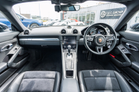 ポルシェ 718 ケイマン S ｽﾎﾟｰﾂｸﾛﾉPKG　ﾌﾞﾗｯｸﾊｰﾌﾚｻﾞｰｼｰﾄ PCMﾅﾋﾞ AppleCarplay GTｽﾎﾟｰﾂｽﾃｱ TPM ｷｾﾉﾝ 電格ﾐﾗｰ ｹｲﾏﾝS19ｲﾝﾁAW ﾊﾟｰｸｱｼｽﾄ　2年保証