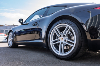 ポルシェ 911(Type991.1) ｶﾚﾗ　MY14 ｶﾚﾗﾚｯﾄﾞﾚｻﾞｰｲﾝﾃﾘｱ 14Wayｴﾚｸﾄﾘｯｸｼｰﾄ ｼｰﾄﾋｰﾀｰ ｽﾄﾗｰﾀﾞﾅﾋﾞ ﾌﾙｾｸﾞTV Bｶﾒﾗ PDLS ｽﾎﾟｰﾂﾃﾞｻﾞｲﾝｽﾃｱﾘﾝｸﾞ ｵｰﾄｴｱｺﾝ 電動Dﾐﾗｰ TPM ｶﾚﾗ19ｲﾝﾁAW　2年保証