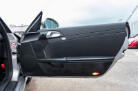 ポルシェ ケイマン(Type987) ﾍﾞｰｽｸﾞﾚｰﾄﾞ　後期ﾓﾃﾞﾙ ﾌﾞﾗｯｸﾊｰﾌﾚｻﾞｰｼｰﾄ ｼｰﾄﾋｰﾀｰ ｸﾗﾘｵﾝﾅﾋﾞ ﾌﾙｾｸﾞTV ﾊﾞｯｸｶﾒﾗ ﾀﾞｲﾅﾐｯｸｺｰﾅﾘﾝｸﾞﾗｲﾄ ｵｰﾄｴｱｺﾝ ｹｲﾏﾝ17ｲﾝﾁAW　2年保証