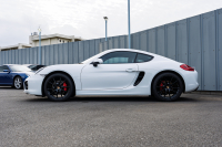 ポルシェ ケイマン(Type981) S ｽﾎﾟｰﾂｸﾛﾉPKG　ﾌﾞﾗｯｸﾊｰﾌﾚｻﾞｰｼｰﾄ ｼｰﾄﾋｰﾀｰ ｸﾗﾘｵﾝﾅﾋﾞTV ｽﾎﾟｰﾂﾃﾞｻﾞｲﾝｽﾃｱﾘﾝｸﾞ PDLS 電動Dﾐﾗｰ ｵｰﾄｴｱｺﾝ TPM ｶﾚﾗS20ｲﾝﾁAW　2年保証