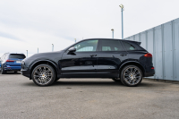 ポルシェ カイエン ﾌﾟﾗﾁﾅｴﾃﾞｨｼｮﾝ　特別仕様車 後期ﾓﾃﾞﾙ ﾌﾞﾗｯｸﾊｰﾌﾚｻﾞｰｼｰﾄ ｻﾝﾙｰﾌ PCMﾅﾋﾞ 地ﾃﾞｼﾞﾁｭｰﾅｰ PDLS+/LEDﾗｲﾄ ｽﾎﾟｰﾂﾃｰﾙﾊﾟｲﾌﾟ 911ﾀｰﾎﾞﾃﾞｻﾞｲﾝ21ｲﾝﾁAW　2年保証