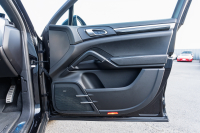 ポルシェ カイエン ﾌﾟﾗﾁﾅｴﾃﾞｨｼｮﾝ　特別仕様車 後期ﾓﾃﾞﾙ ﾌﾞﾗｯｸﾊｰﾌﾚｻﾞｰｼｰﾄ ｻﾝﾙｰﾌ PCMﾅﾋﾞ 地ﾃﾞｼﾞﾁｭｰﾅｰ PDLS+/LEDﾗｲﾄ ｽﾎﾟｰﾂﾃｰﾙﾊﾟｲﾌﾟ 911ﾀｰﾎﾞﾃﾞｻﾞｲﾝ21ｲﾝﾁAW　2年保証