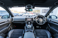 ポルシェ カイエン ﾌﾟﾗﾁﾅｴﾃﾞｨｼｮﾝ　特別仕様車 後期ﾓﾃﾞﾙ ﾌﾞﾗｯｸﾊｰﾌﾚｻﾞｰｼｰﾄ ｻﾝﾙｰﾌ PCMﾅﾋﾞ 地ﾃﾞｼﾞﾁｭｰﾅｰ PDLS+/LEDﾗｲﾄ ｽﾎﾟｰﾂﾃｰﾙﾊﾟｲﾌﾟ 911ﾀｰﾎﾞﾃﾞｻﾞｲﾝ21ｲﾝﾁAW　2年保証