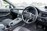 ポルシェ マカン ﾍﾞｰｽｸﾞﾚｰﾄﾞ　ﾌﾞﾗｯｸﾊｰﾌﾚｻﾞｰｼｰﾄ ｼｰﾄﾋｰﾀｰ PCMﾅﾋﾞ AppleCarPlay ｱﾗｳﾝﾄﾞﾋﾞｭｰ ｴﾝﾄﾘｰﾄﾞﾗｲﾌﾞ ACC ﾚｰﾝﾁｪﾝｼﾞ TPM ﾏｶﾝ18ｲﾝﾁAW　2年保証