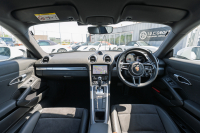 ポルシェ 718 ケイマン ﾍﾞｰｽｸﾞﾚｰﾄﾞ ｽﾎﾟｰﾂｸﾛﾉPKG　ﾌﾞﾗｯｸﾊｰﾌﾚｻﾞｰ PCMﾅﾋﾞTV CarPlay 電格ﾐﾗｰ ｷｾﾉﾝﾗｲﾄ ﾀﾞｳﾝｻｽ ﾜｲﾄﾞｽﾍﾟｰｻｰ ﾎﾞｸｽﾀｰS19ｲﾝﾁAW　2年保証