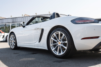 ポルシェ 718 ボクスター ﾍﾞｰｽｸﾞﾚｰﾄﾞ　ﾌﾞﾗｯｸﾊｰﾌﾚｻﾞｰ ｼｰﾄﾋｰﾀｰ ﾌﾞﾗｯｸｿﾌﾄﾄｯﾌﾟ PCMﾅﾋﾞTV CarPlay ｽﾎﾟｰﾂｴｸﾞｿﾞｰｽﾄ ｴﾝﾄﾘｰﾄﾞﾗｲﾌﾞｷｾﾉﾝ  ﾎﾞｸｽﾀｰS19ｲﾝﾁAW　2年保証