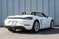 ポルシェ 718 ボクスター ﾍﾞｰｽｸﾞﾚｰﾄﾞ　ﾌﾞﾗｯｸﾊｰﾌﾚｻﾞｰ ｼｰﾄﾋｰﾀｰ ﾌﾞﾗｯｸｿﾌﾄﾄｯﾌﾟ PCMﾅﾋﾞTV CarPlay ｽﾎﾟｰﾂｴｸﾞｿﾞｰｽﾄ ｴﾝﾄﾘｰﾄﾞﾗｲﾌﾞｷｾﾉﾝ  ﾎﾞｸｽﾀｰS19ｲﾝﾁAW　2年保証