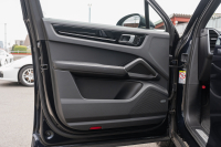 ポルシェ カイエン ﾍﾞｰｽｸﾞﾚｰﾄﾞ ｽﾎﾟｰﾂｸﾛﾉPKG　ﾌﾞﾗｯｸﾚｻﾞｰｼｰﾄ ﾊﾟﾉﾗﾏﾙｰﾌ PCM CarPlay PASM/ｴｱｻｽ PDLS ｴﾝﾄﾘｰD BOSE ｱﾝﾋﾞｴﾝﾄﾗｲﾄ ACC ｶｲｴﾝS19ｲﾝﾁAW　2年保証