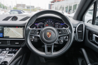 ポルシェ カイエン ﾍﾞｰｽｸﾞﾚｰﾄﾞ ｽﾎﾟｰﾂｸﾛﾉPKG　ﾌﾞﾗｯｸﾚｻﾞｰｼｰﾄ ﾊﾟﾉﾗﾏﾙｰﾌ PCM CarPlay PASM/ｴｱｻｽ PDLS ｴﾝﾄﾘｰD BOSE ｱﾝﾋﾞｴﾝﾄﾗｲﾄ ACC ｶｲｴﾝS19ｲﾝﾁAW　2年保証