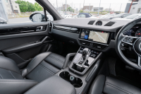 ポルシェ カイエン ﾍﾞｰｽｸﾞﾚｰﾄﾞ ｽﾎﾟｰﾂｸﾛﾉPKG　ﾌﾞﾗｯｸﾚｻﾞｰｼｰﾄ ﾊﾟﾉﾗﾏﾙｰﾌ PCM CarPlay PASM/ｴｱｻｽ PDLS ｴﾝﾄﾘｰD BOSE ｱﾝﾋﾞｴﾝﾄﾗｲﾄ ACC ｶｲｴﾝS19ｲﾝﾁAW　2年保証