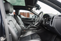 ポルシェ カイエン ﾍﾞｰｽｸﾞﾚｰﾄﾞ ｽﾎﾟｰﾂｸﾛﾉPKG　ﾌﾞﾗｯｸﾚｻﾞｰｼｰﾄ ﾊﾟﾉﾗﾏﾙｰﾌ PCM CarPlay PASM/ｴｱｻｽ PDLS ｴﾝﾄﾘｰD BOSE ｱﾝﾋﾞｴﾝﾄﾗｲﾄ ACC ｶｲｴﾝS19ｲﾝﾁAW　2年保証