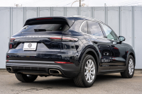 ポルシェ カイエン ﾍﾞｰｽｸﾞﾚｰﾄﾞ ｽﾎﾟｰﾂｸﾛﾉPKG　ﾌﾞﾗｯｸﾚｻﾞｰｼｰﾄ ﾊﾟﾉﾗﾏﾙｰﾌ PCM CarPlay PASM/ｴｱｻｽ PDLS ｴﾝﾄﾘｰD BOSE ｱﾝﾋﾞｴﾝﾄﾗｲﾄ ACC ｶｲｴﾝS19ｲﾝﾁAW　2年保証