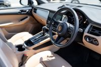 ポルシェ マカン ﾍﾞｰｽｸﾞﾚｰﾄﾞ　MY23 1ｵｰﾅｰ ﾍﾞｰｼﾞｭﾚｻﾞｰｼｰﾄ PCMﾅﾋﾞ CarPlay ｱﾗｳﾝﾄﾞﾋﾞｭｰ ACC ﾚｰﾝｷｰﾌﾟ PDLS ｴﾝﾄﾘｰD ﾏｶﾝS20 ｲﾝﾁAW　2年保証
