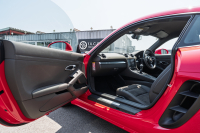 ポルシェ 718 ケイマン ﾍﾞｰｽｸﾞﾚｰﾄﾞ　6速ﾏﾆｭｱﾙ ｱｹﾞｰﾄｸﾞﾚｰﾊｰﾌﾚｻﾞｰ ｼｰﾄﾋｰﾀｰ PCMﾅﾋﾞ CarPlay ｽﾎﾟｰﾂｴｸﾞｿﾞｰｽﾄ GTｽﾎﾟｰﾂｽﾃｱﾘﾝｸﾞ PDLS ﾊﾟｰｸｱｼｽﾄ TPM ｹｲﾏﾝ18ｲﾝﾁAW　2年保証
