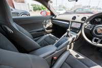 ポルシェ 718 ケイマン ﾍﾞｰｽｸﾞﾚｰﾄﾞ　6速ﾏﾆｭｱﾙ ｱｹﾞｰﾄｸﾞﾚｰﾊｰﾌﾚｻﾞｰ ｼｰﾄﾋｰﾀｰ PCMﾅﾋﾞ CarPlay ｽﾎﾟｰﾂｴｸﾞｿﾞｰｽﾄ GTｽﾎﾟｰﾂｽﾃｱﾘﾝｸﾞ PDLS ﾊﾟｰｸｱｼｽﾄ TPM ｹｲﾏﾝ18ｲﾝﾁAW　2年保証