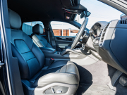 ポルシェ カイエン ﾍﾞｰｽｸﾞﾚｰﾄﾞ ｽﾎﾟｰﾂｸﾛﾉPKG　ﾌﾞﾗｯｸﾚｻﾞｰｼｰﾄ PCMﾅﾋﾞ AppleCarPlay ｱﾗｳﾝﾄﾞﾋﾞｭｰ ｴﾝﾄﾘｰﾄﾞﾗｲﾌﾞ ACC ﾚｰﾝﾁｪﾝｼﾞ LEDﾗｲﾄ ﾊﾟｰｸｱｼｽﾄ TPM ｶｲｴﾝ19AW　2年保証