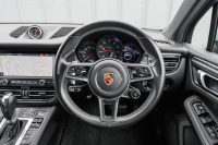 ポルシェ マカン ﾍﾞｰｽｸﾞﾚｰﾄﾞ　ｽﾎﾟｰﾂｸﾛﾉPKG ﾌﾞﾗｯｸﾚｻﾞｰｼｰﾄ ｼｰﾄﾋｰﾀｰ PCMﾅﾋﾞ AppleCarPlay ｱﾗｳﾝﾄﾞﾋﾞｭｰ ｴﾝﾄﾘｰﾄﾞﾗｲﾌﾞ ACC ﾚｰﾝﾁｪﾝｼﾞ TPM ﾏｶﾝS18ｲﾝﾁAW　2年保証