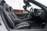 ポルシェ 718 ボクスター ﾍﾞｰｽｸﾞﾚｰﾄﾞ ｽﾎﾟｰﾂｸﾛﾉPKG　MY18 ﾌﾞﾗｯｸﾊｰﾌﾚｻﾞｰｼｰﾄ ﾌﾞﾗｯｸｿﾌﾄﾄｯﾌﾟ PCMﾅﾋﾞ CarPlay PDLS ｽﾎﾟｰﾂﾃｰﾙﾊﾟｲﾌﾟ ﾌﾞﾗｯｸﾃｰﾙﾗｲﾄ 電動Dﾐﾗｰ ｱﾙﾐﾆｳﾑﾍﾟﾀﾞﾙ TPM ﾎﾞｸｽﾀｰ18ｲﾝﾁAW　2年保証